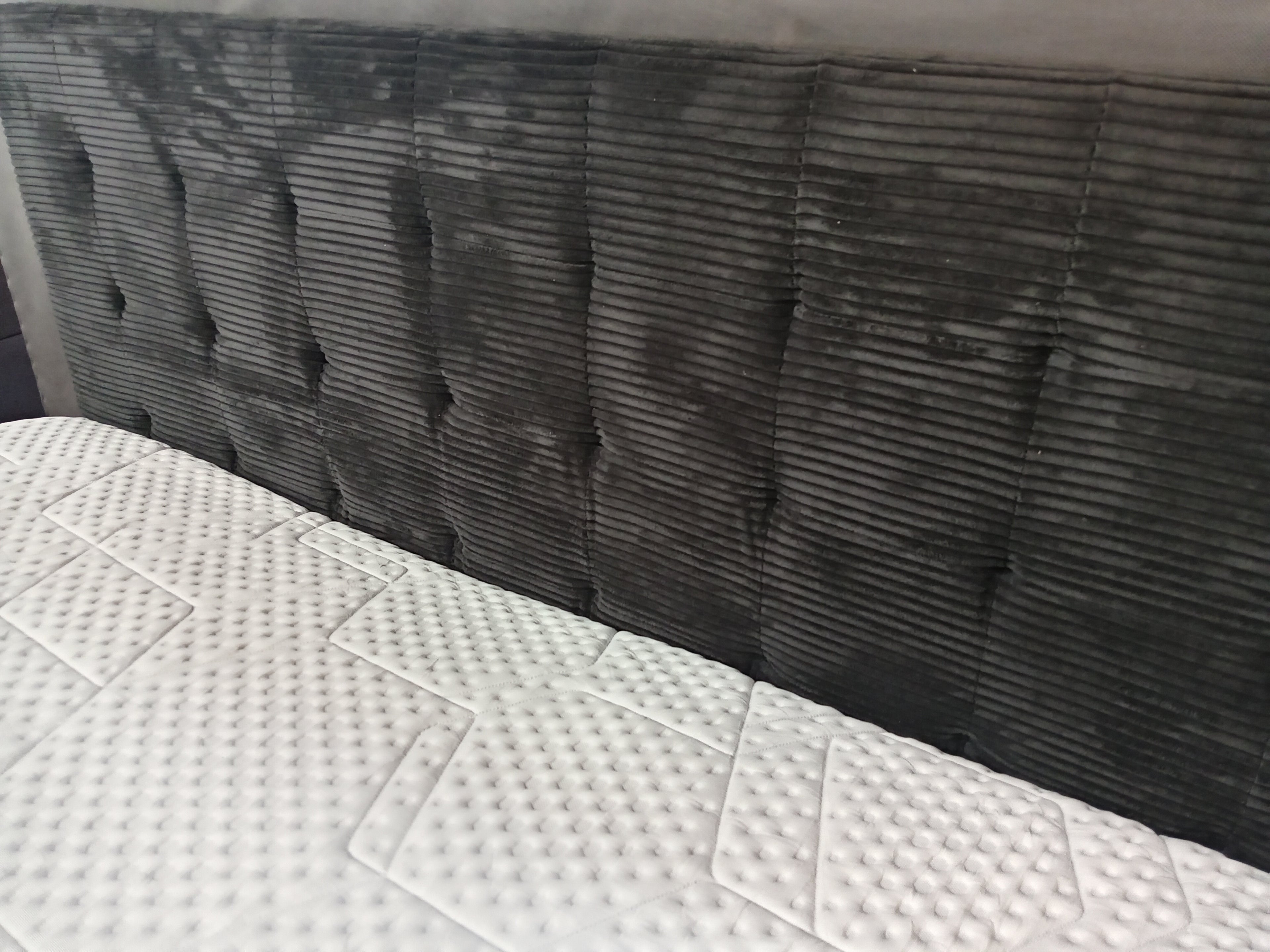 Polsterbettgestell Schwarz cord 180 x 200 cm 2. Wahl