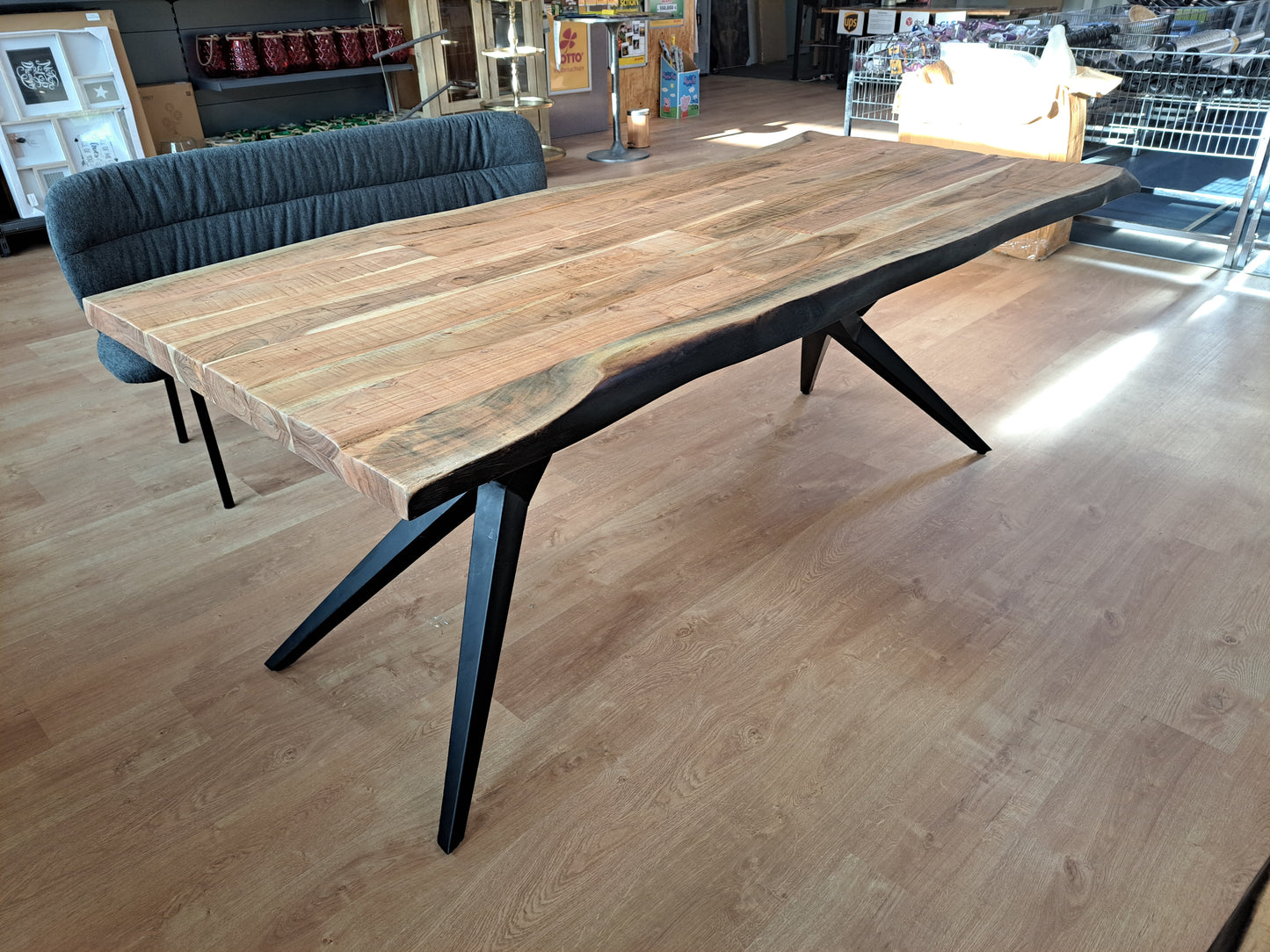 Esstische Massivholz in verschiedenen Größen ! Nur im Store erhältlich!