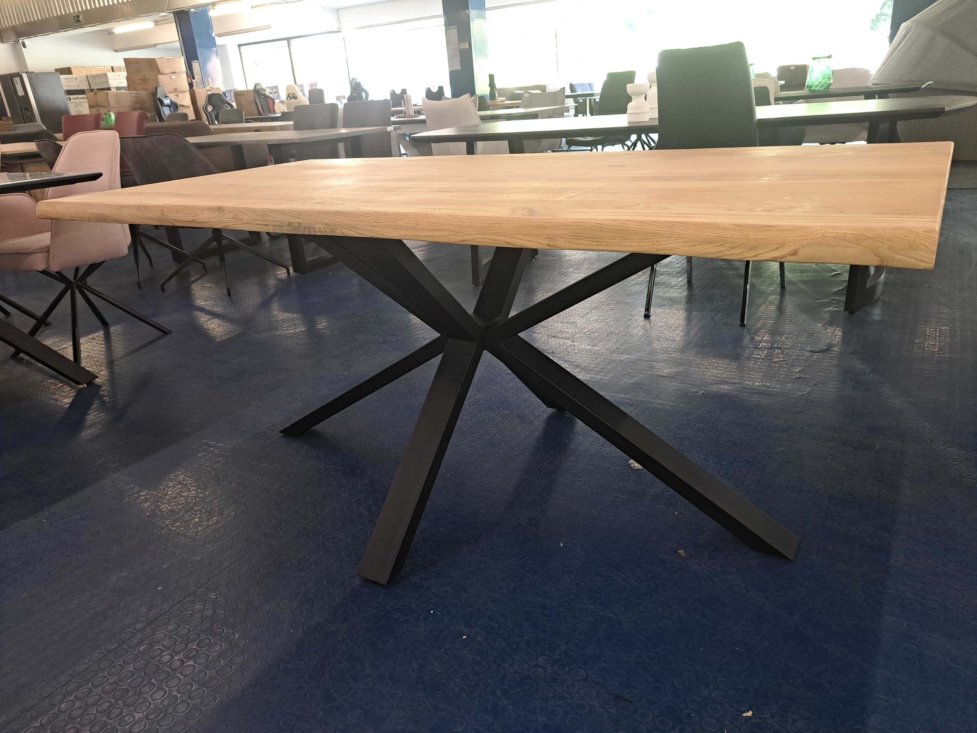 Esstisch mit Baumkante 180x90