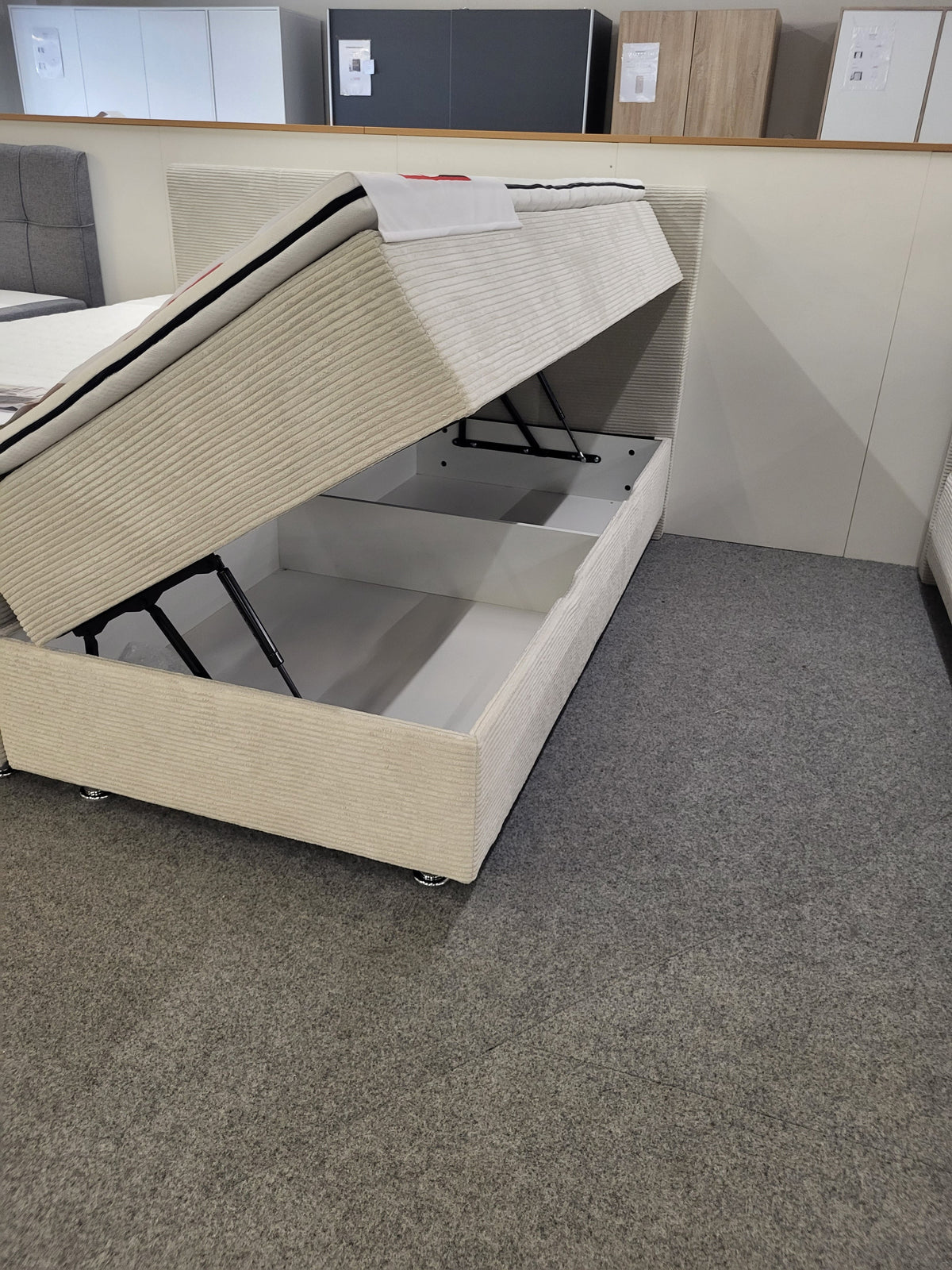 Boxbett in mehreren Größen Lozko mit Bettkasten