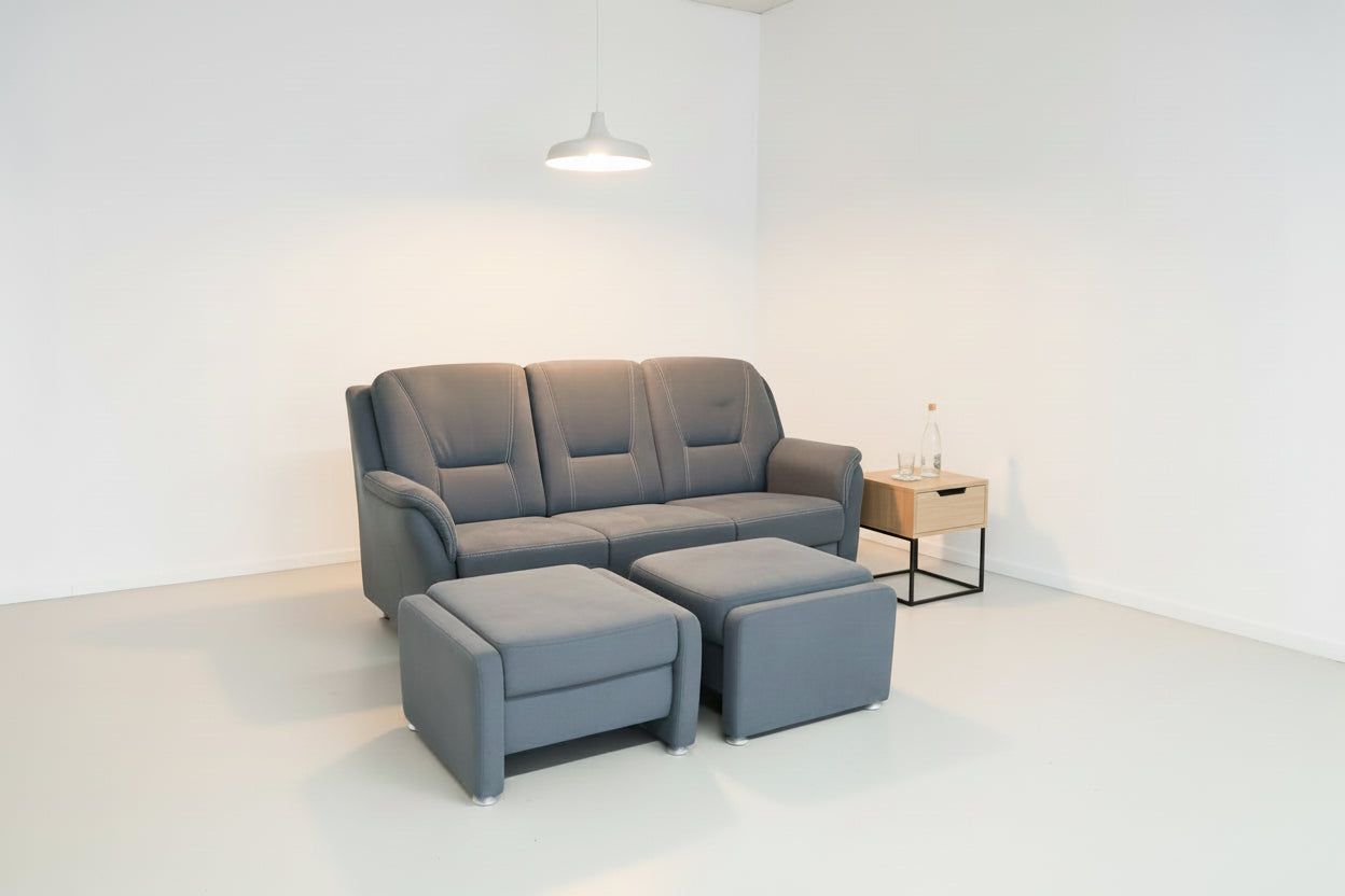 3 Sitzer + Sessel + Hocker mit Relaxfunktion + Hocker.